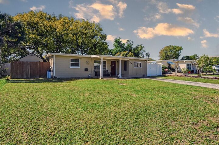 Property Photo:  10480 111th Avenue  FL 33773 