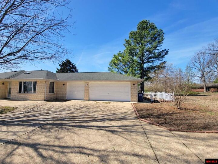 Property Photo:  607 Club Boulevard  AR 72653 