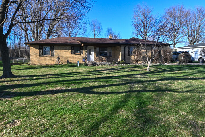 Property Photo: 8104 E Edgewood Avenue IN 46239