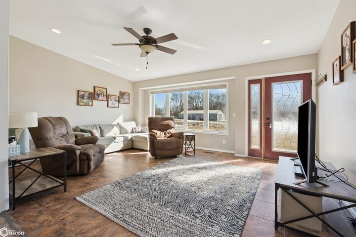 Property Photo:  2883 Henry Des Moines Avenue  IA 52623 