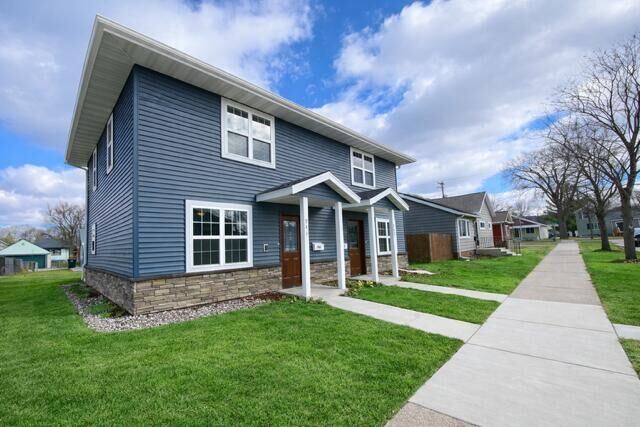 Property Photo:  941 Hood St  WI 54601 