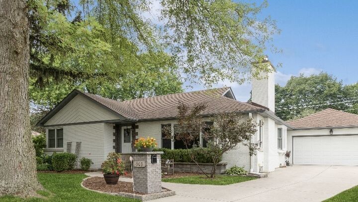 Property Photo:  503 Carter Street  IL 60048 