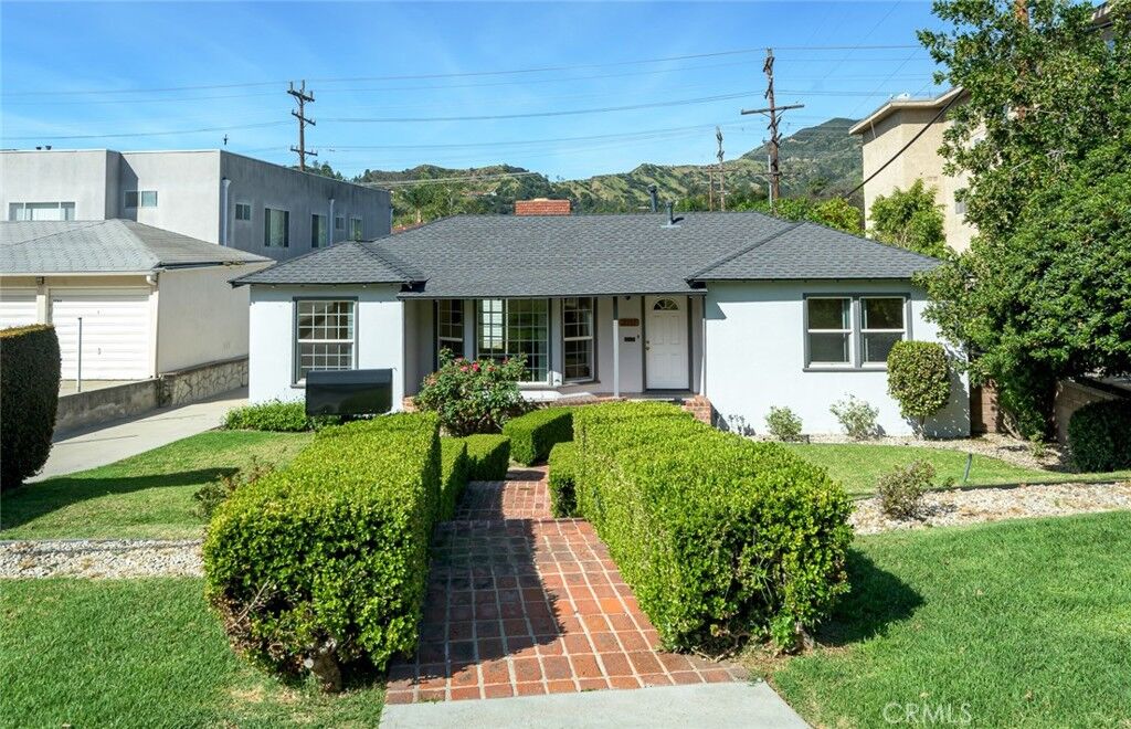 Property Photo:  2111 N Verdugo  CA 91208 
