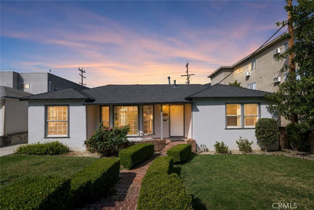 Property Photo:  2111 N Verdugo  CA 91208 