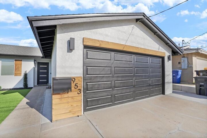 Property Photo:  953 Maria Way  CA 91911 