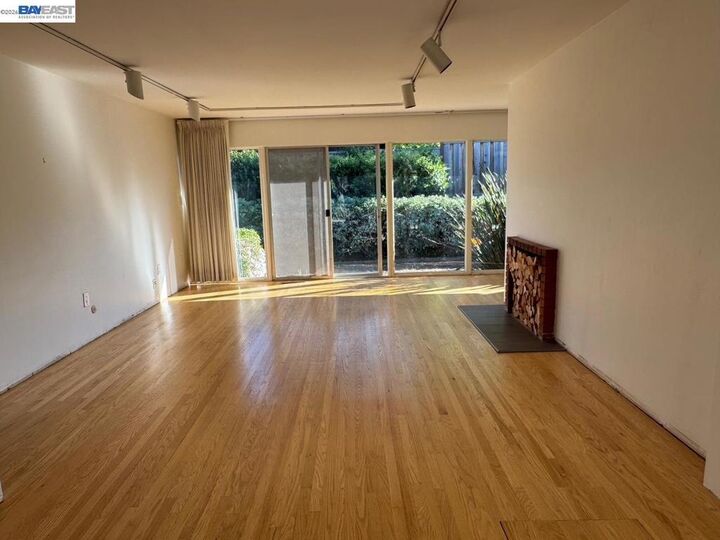 Property Photo:  1233 Belknap Ct  CA 95014 