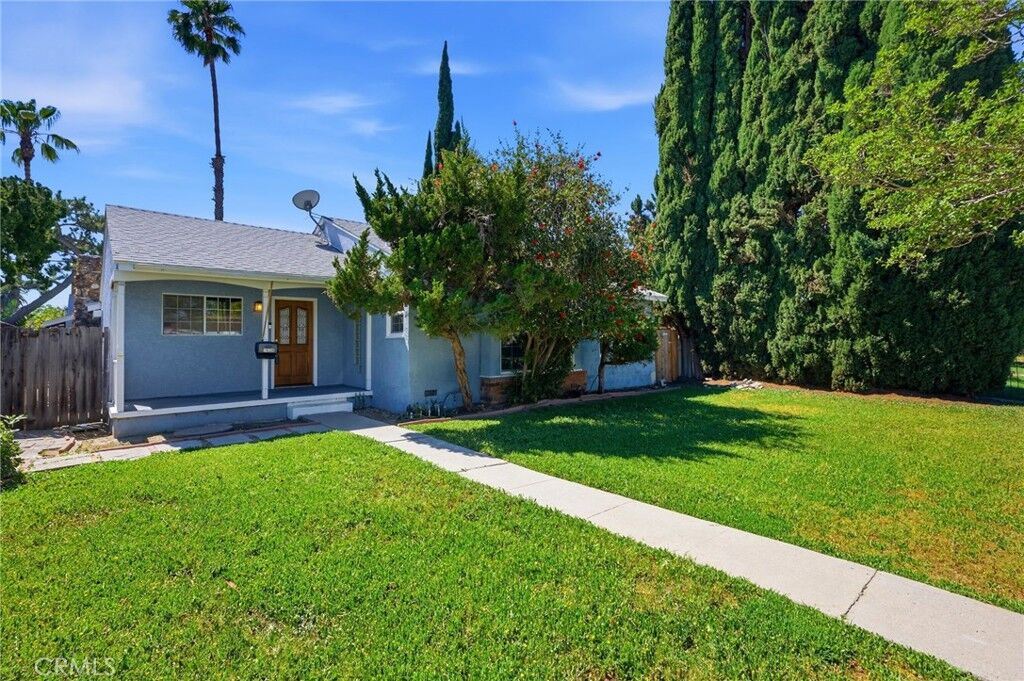 Property Photo:  16036 Septo  CA 91343 