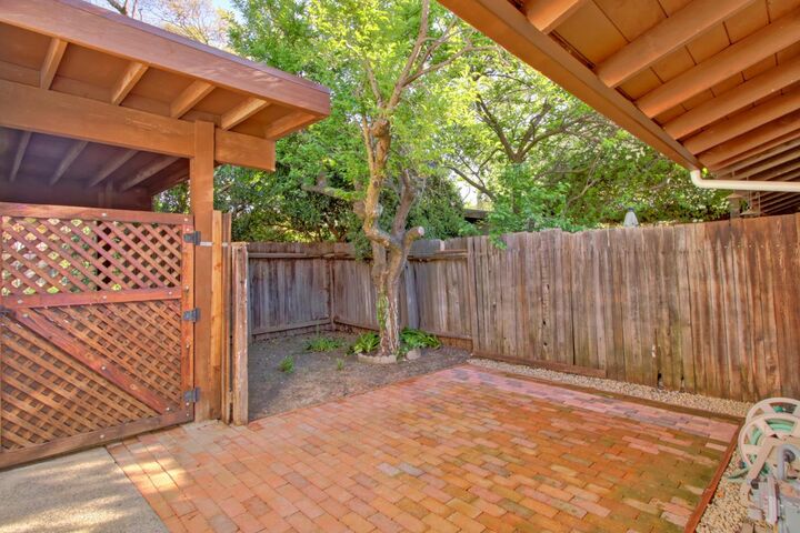 Property Photo:  2526 Overhill Lane  CA 95616 