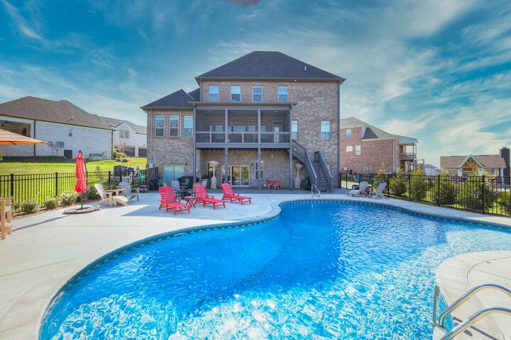 Property Photo: 1014 Keeneland Dr TN 37066