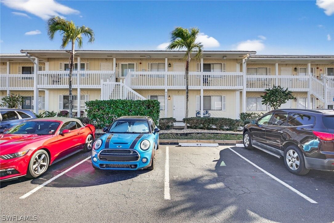 Property Photo: 4617 Bayshore Drive H4 FL 34112