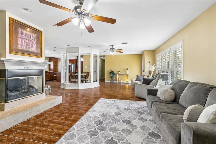 Property Photo:  421 E St Jean Baptist Street  LA 70043 