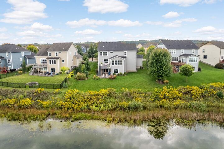 Property Photo:  1620 Bluewater Lane  MN 55129 