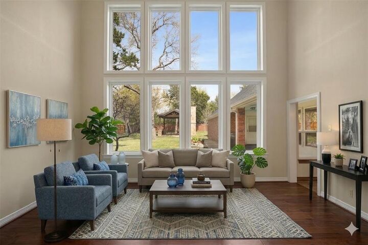 Property Photo:  8 Equestrian Trail  TX 75116 