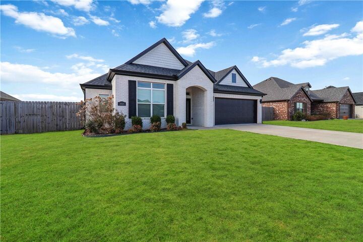 Property Photo: 3521 E Avon Avenue AR 72764