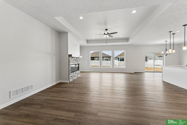 Property Photo: 4906 Pinehill Road NE 68133