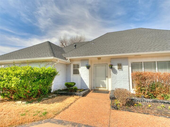 Property Photo:  11217 Twisted Oak Road  OK 73120 