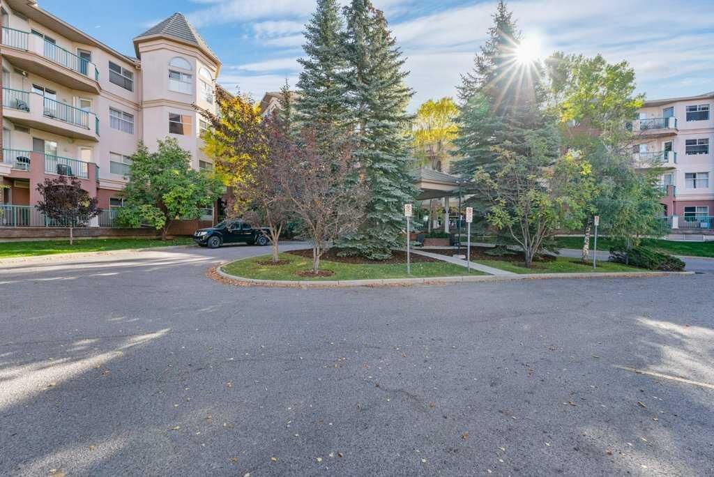 Property Photo: 200 Lincoln Way SW 215 AB T3E 7G7