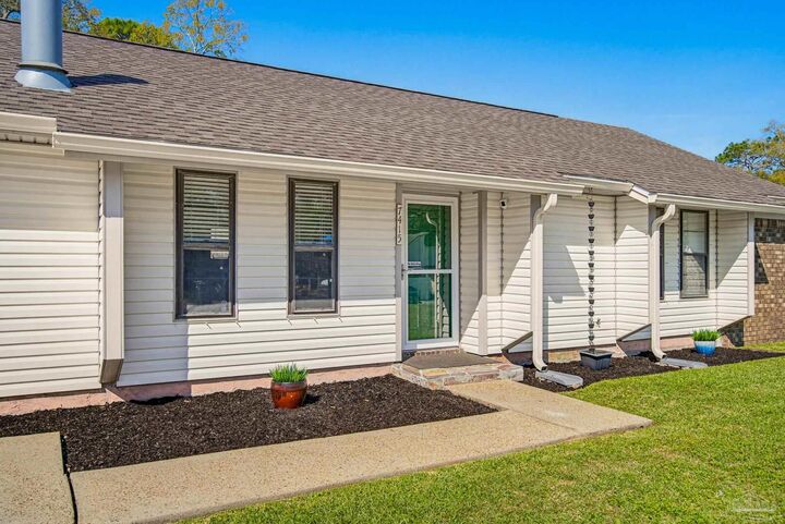 Property Photo:  7415 Viewcrest Dr  FL 32504 