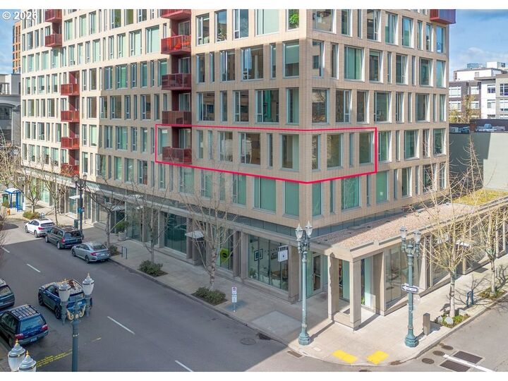 Property Photo:  937 NW Glisan St 337  OR 97209 