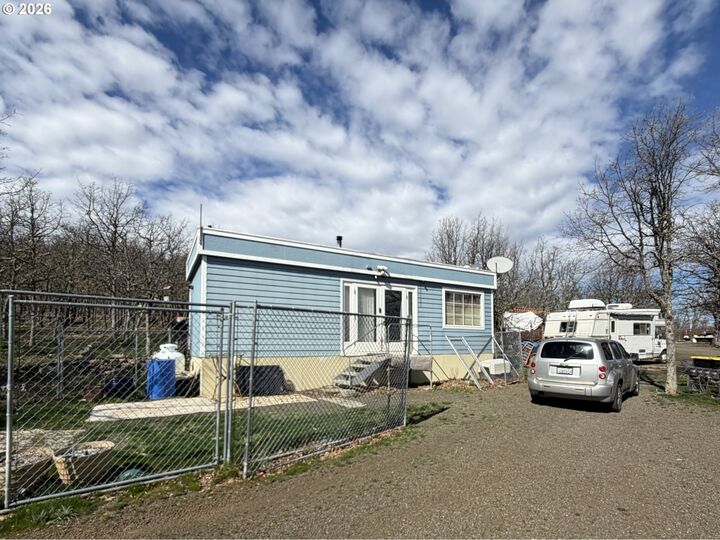 Property Photo:  3 Trevor Rd  WA 98620 