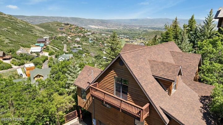 Property Photo: 335 Jungfrau Hill Road UT 84049