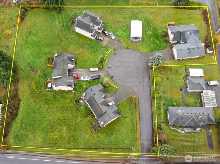 Property Photo:  9615  52nd Avenue Ct E 5 & 6  WA 98373 