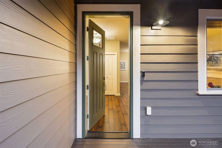 Property Photo: 365 NE Denny Way WA 98029