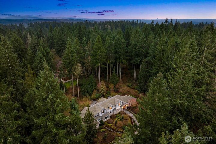 Property Photo: 22025 NE 82nd Place WA 98053