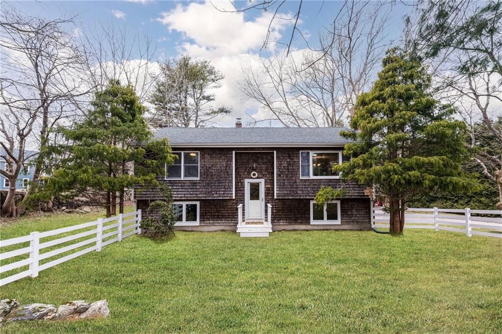 Property Photo:  40 Northup Street  RI 02879 