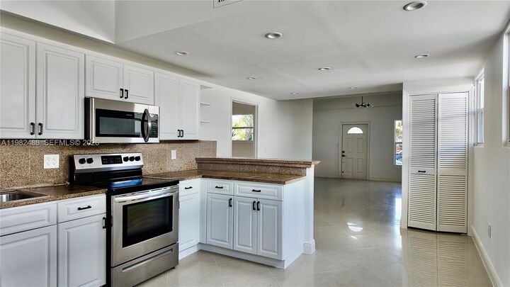 Property Photo: 1721 Fletcher St FL 33020