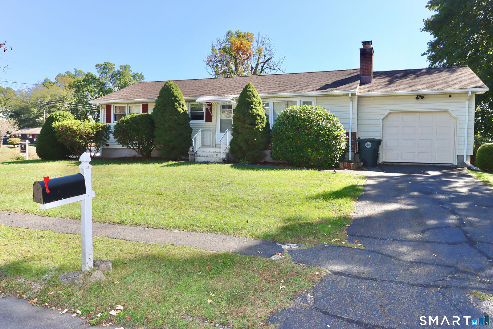 Property Photo: 5 Amherst Drive CT 06461