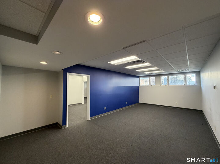 Property Photo:  27 Meriden Avenue 1A  CT 06489 