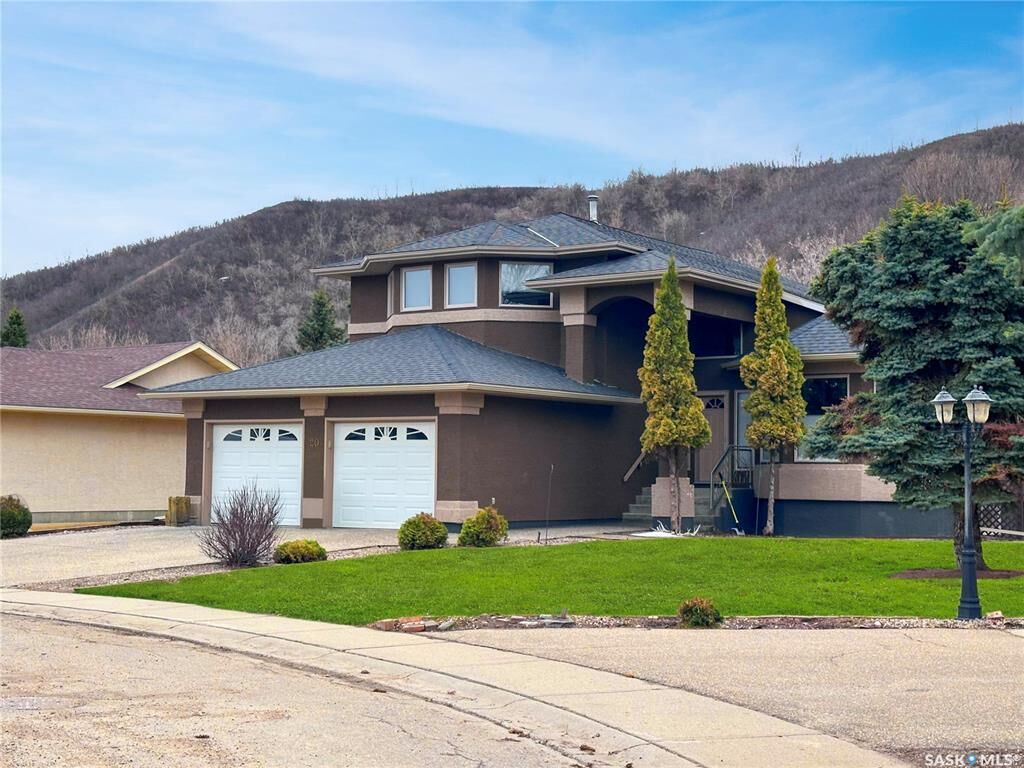 Property Photo:  20 Willow Crescent  SK S0G 1S0 