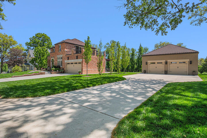 Property Photo:  1020 E Valley  Street  IA 51566 