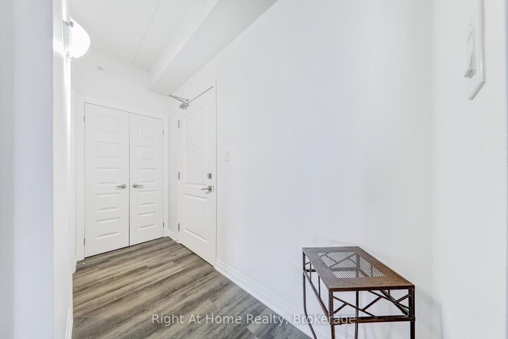 Property Photo: 610 Farmstead Drive 307 ON L9T 8X5