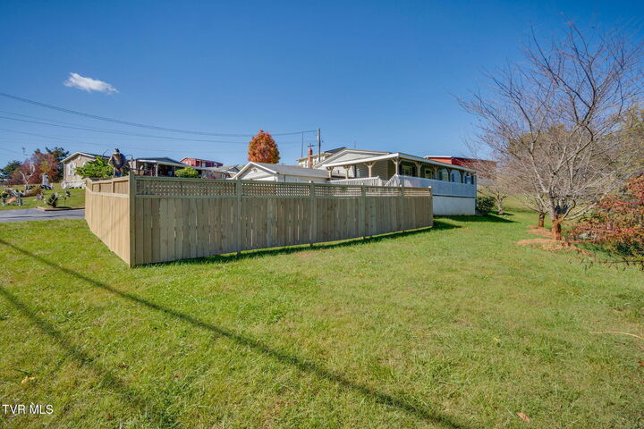 Property Photo: 4592 Cherokee Road TN 37659