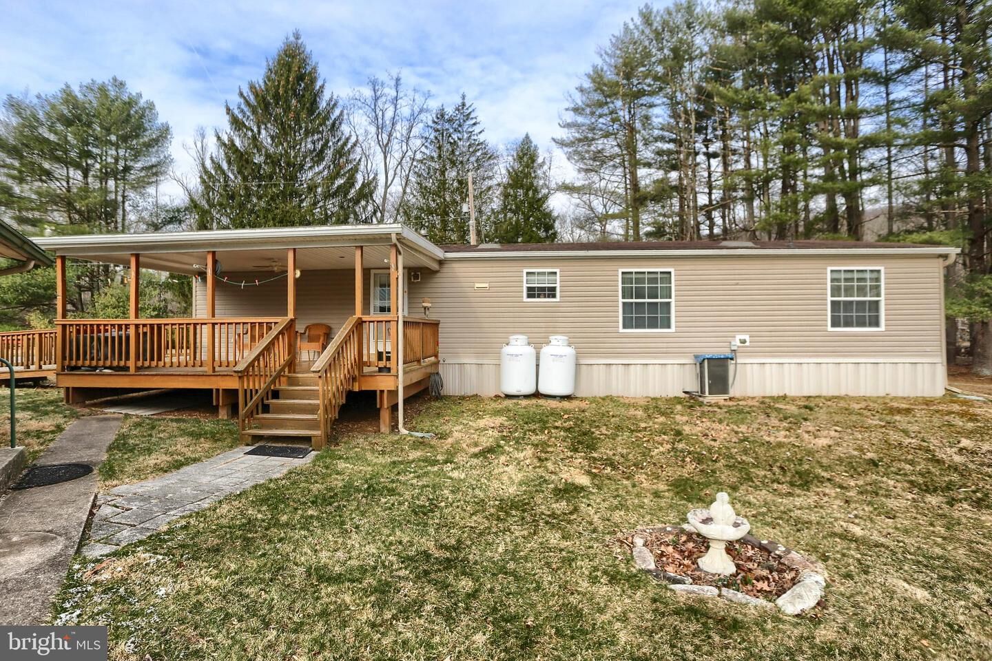 Property Photo:  10 Spruce Tree Lane  PA 17040 