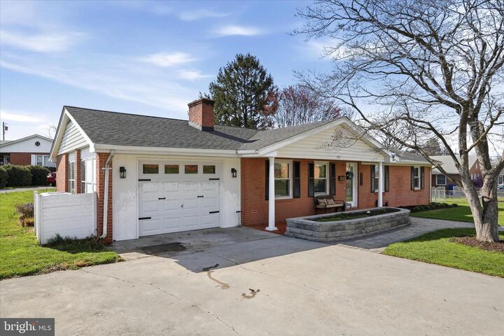 Property Photo:  713 Campbell Circle  VA 22630 