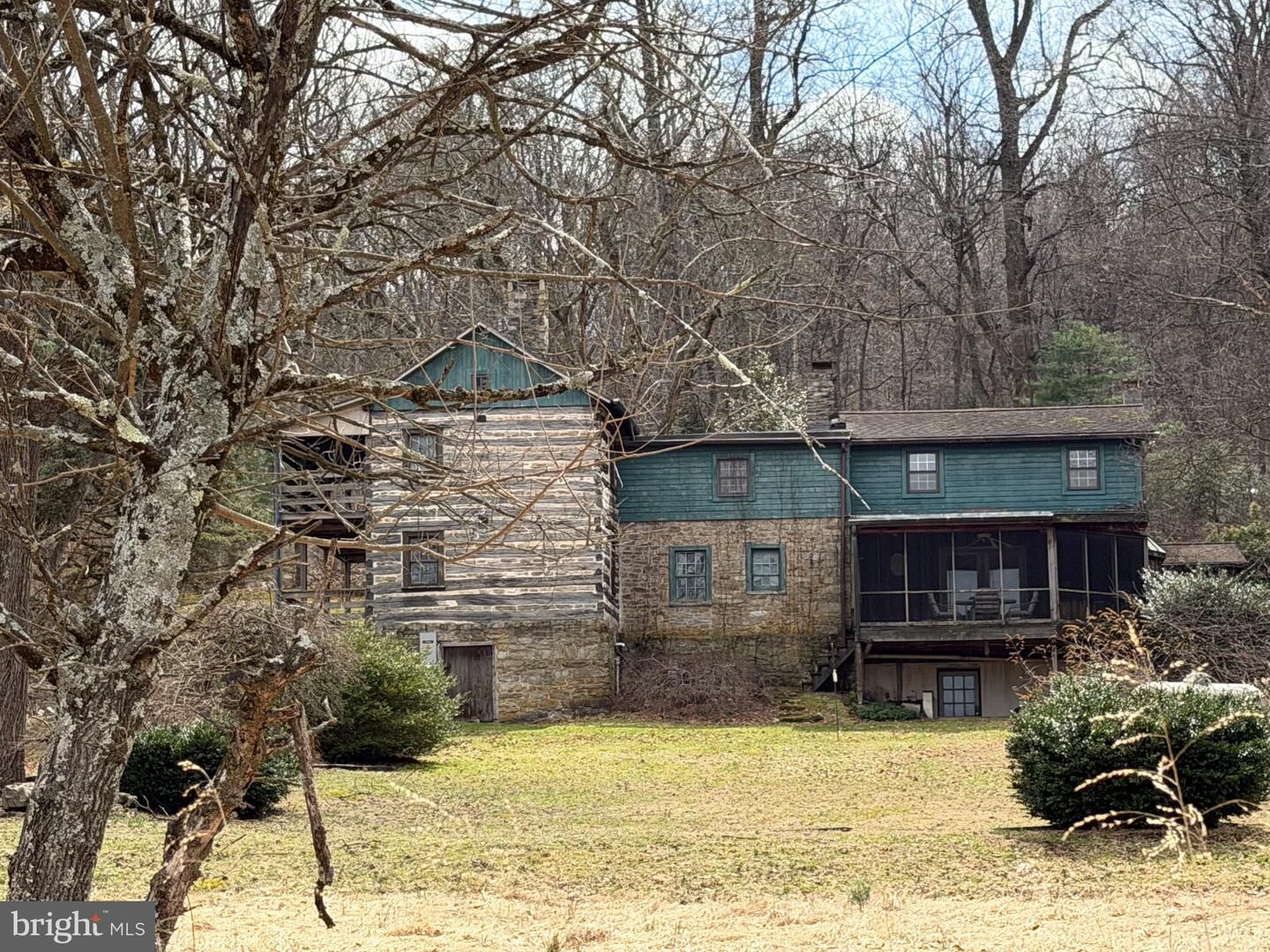 Property Photo:  20 Ward Lane  PA 18062 