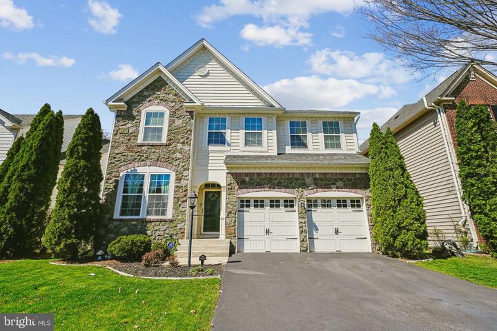 Property Photo:  8716 Raleigh Mews  VA 20155 