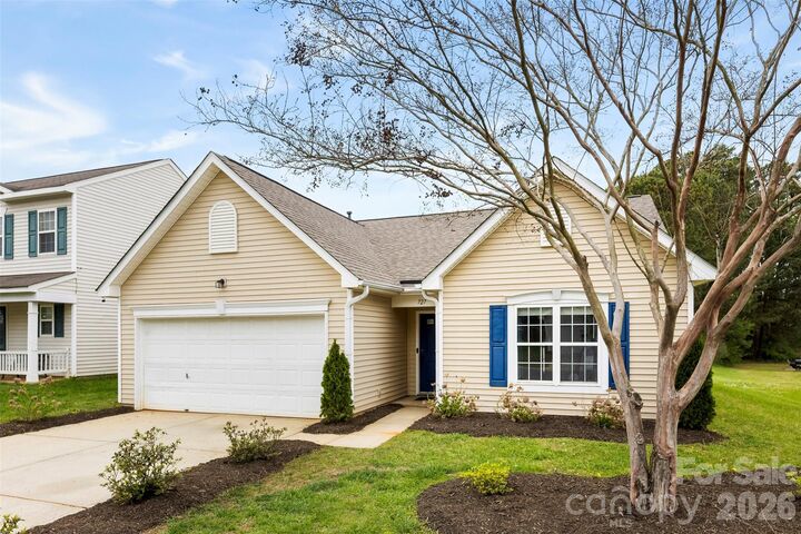 Property Photo:  727 Almora Drive  NC 28216 