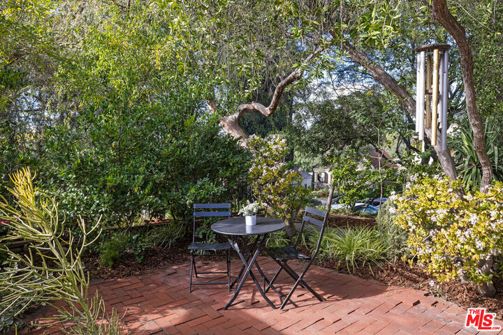 Property Photo:  1506 Linda Rosa Ave  CA 90041 