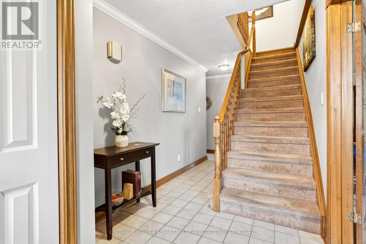 Property Photo:  41 Adel Drive East  ON L2M 3W9 