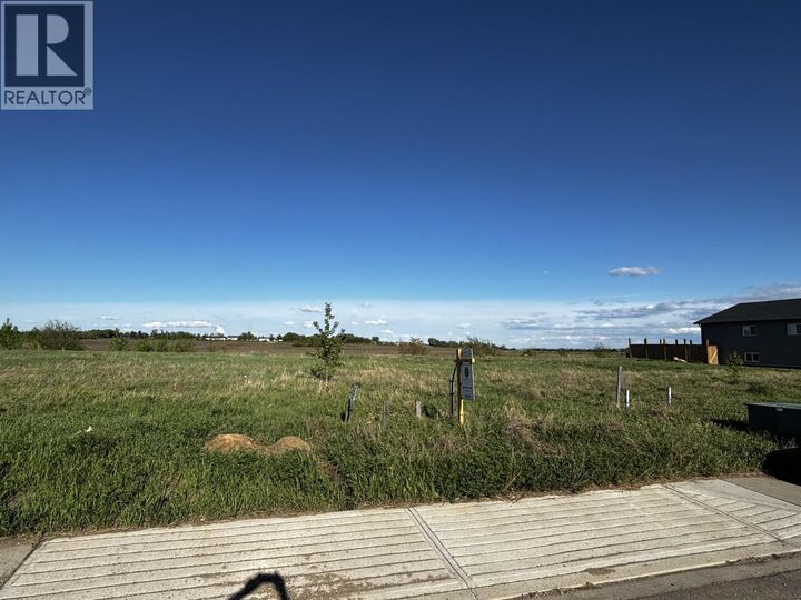 8211 79A Street — photo 1