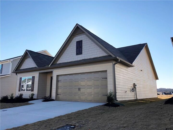 Property Photo:  909 Independence Avenue  GA 30567 