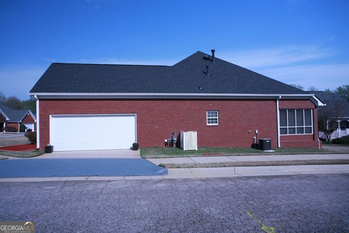 Property Photo:  401 Gracious Way  GA 30253 