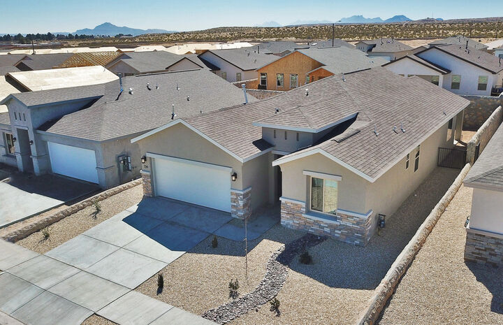 Property Photo:  729 W Calle Escondida  NM 88008 