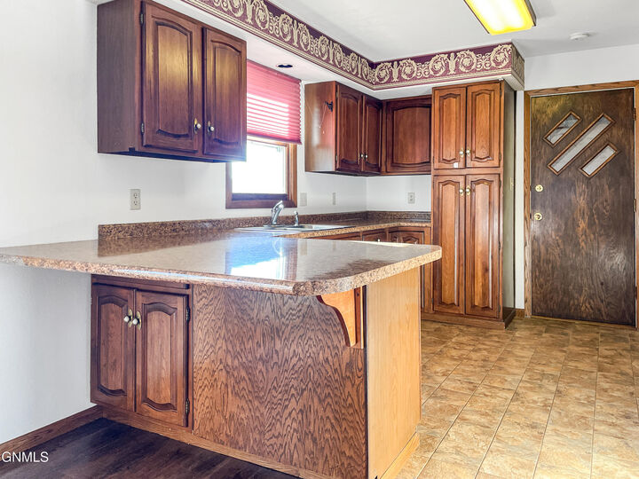 Property Photo:  494 Joal Drive  ND 58421 