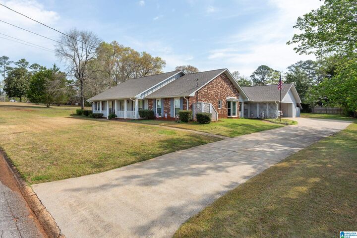 Property Photo: 1010 Shady Lane Circle AL 35160