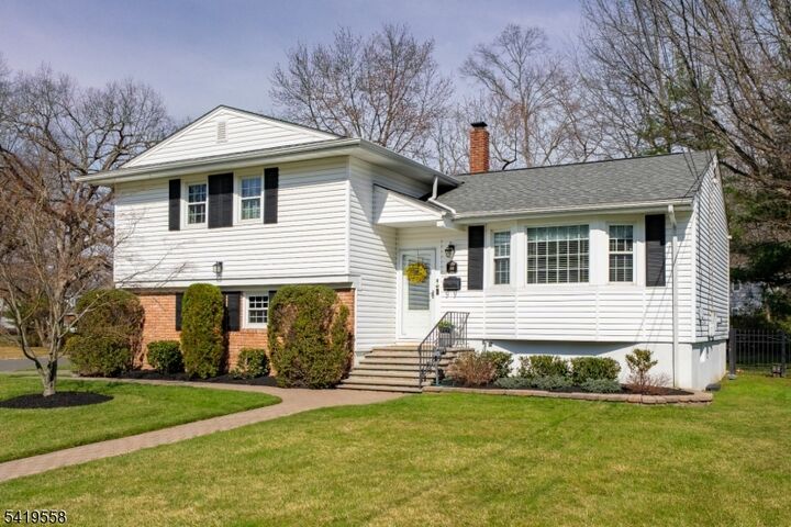 Property Photo:  199 Hickson Dr  NJ 07974 